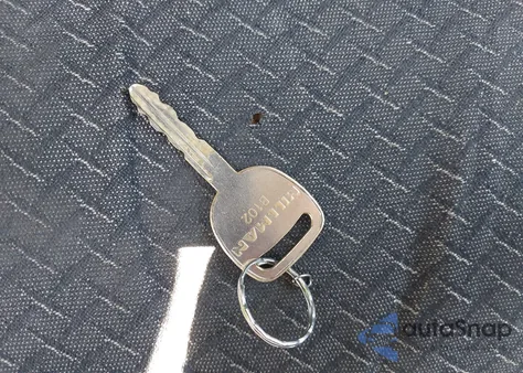 2003 Chevrolet Avalanche 1500 из США, поврежденный, VIN 3GNEC13T83G244740